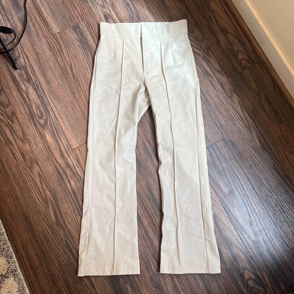 Zara Pants - Zara Cream Leather Cropped Pants